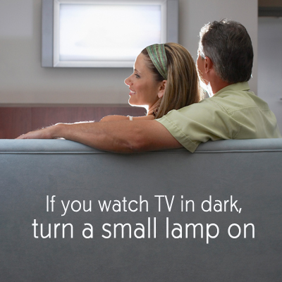 should you watch TV or use digital devices in dark? should you watch TV or use digital devices in dark?